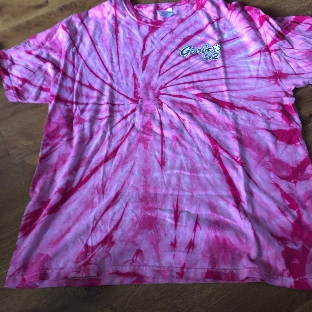 Tie dye pink Goober’s 52 short sleeve graphic tee in size L